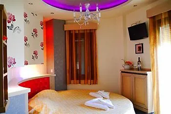 Apartment Captains Boutique